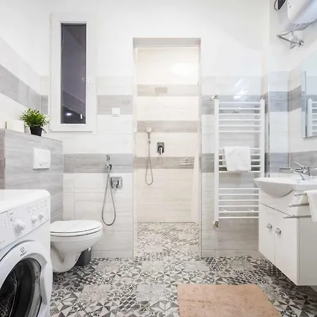 Whitefield Budapest